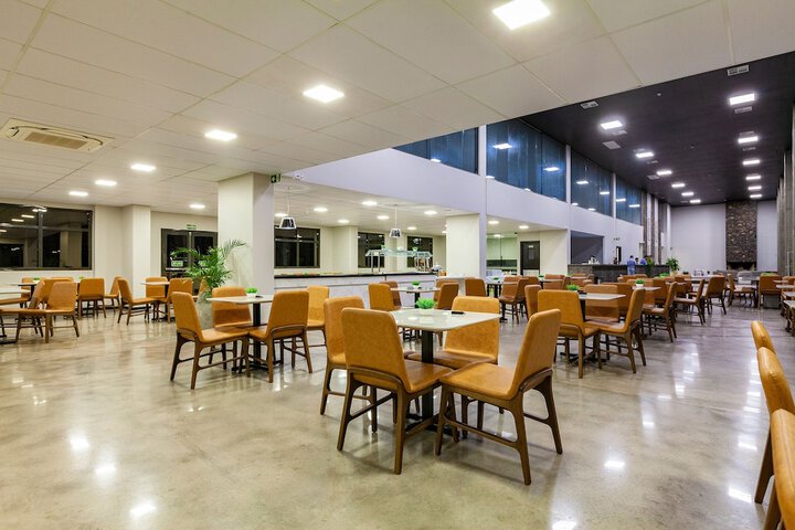 Dining 31 of 62