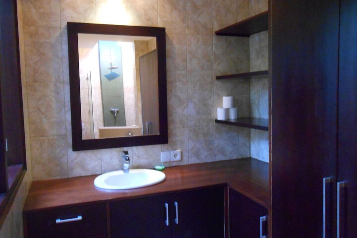 Room 25 of 48