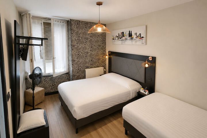 Room 8 of 42