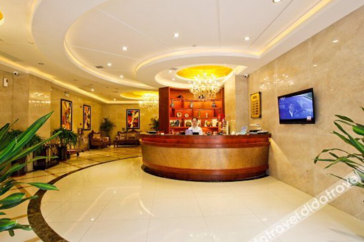 Earl Hotel