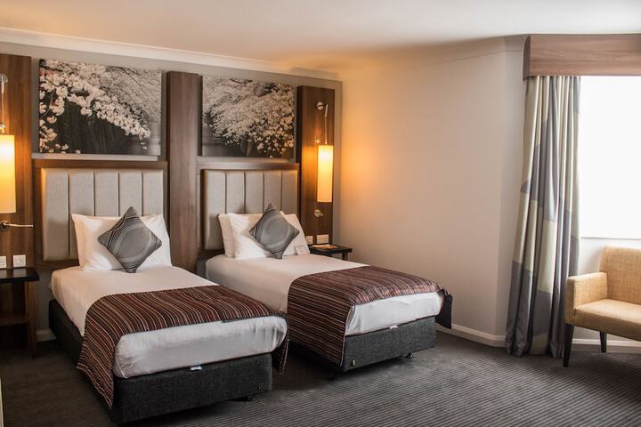 Room 4 of 36