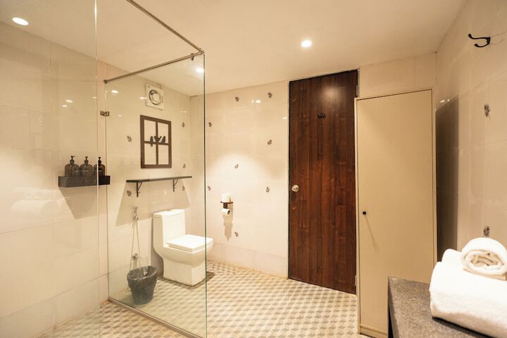 Room 15 of 119