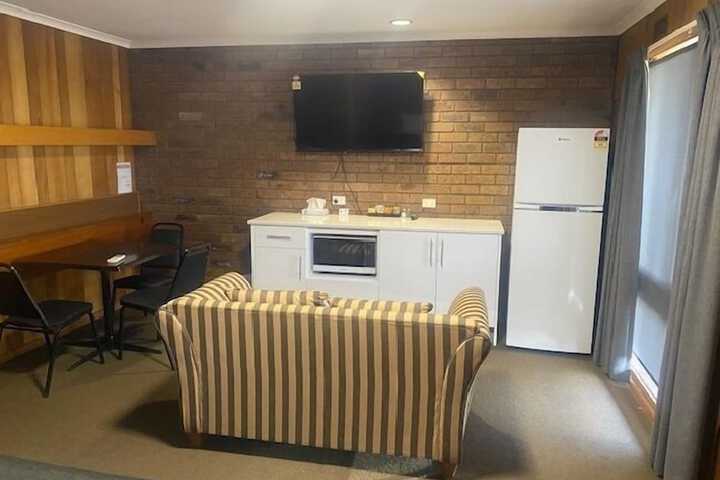 Room 42 of 75