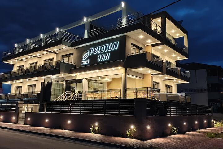 Peloton Inn