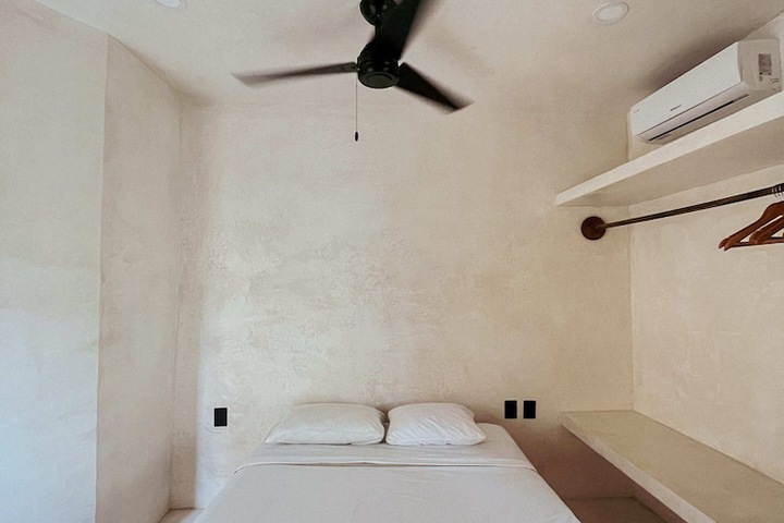 Room 52 of 137
