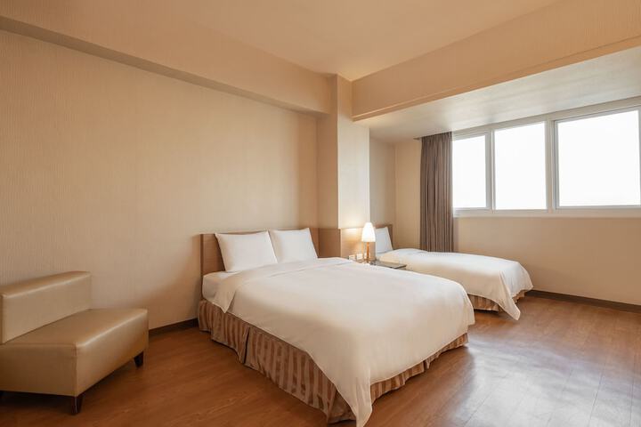 Room 21 of 36