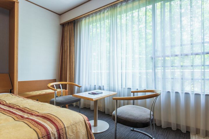 Room 20 of 83