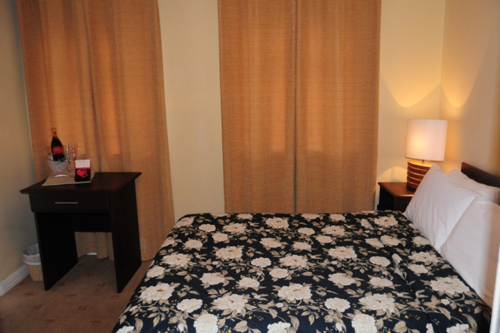 Room 4 of 11