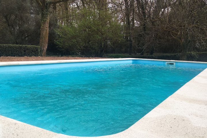 Pool 56 of 75