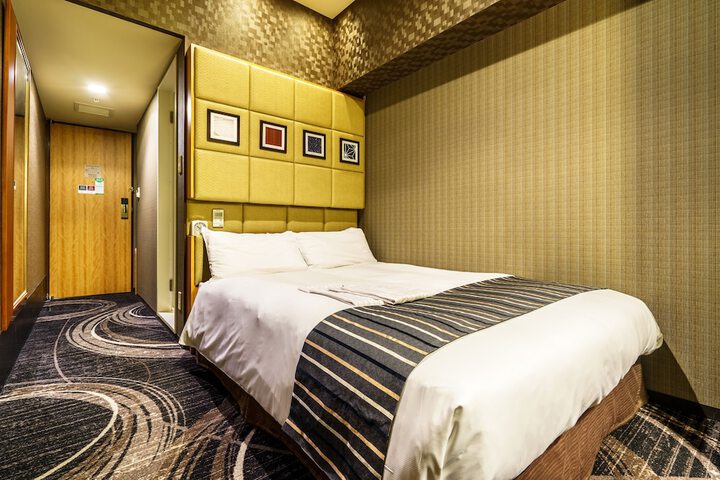 Room 17 of 47