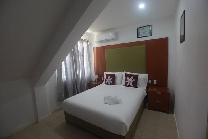 Room 8 of 41