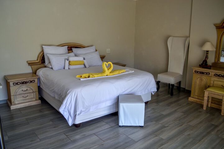 Room 4 of 15