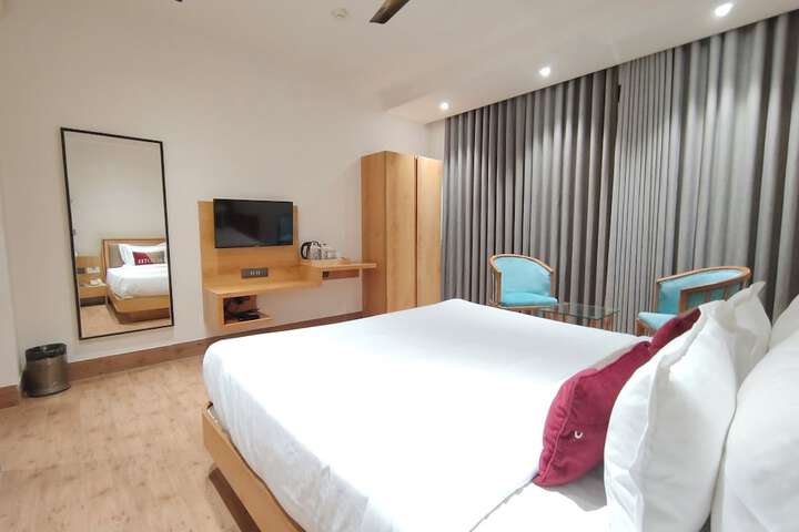 Room 27 of 49