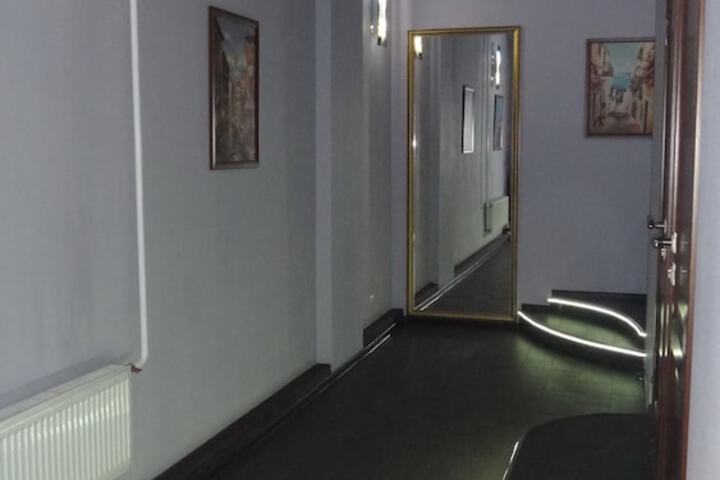 Ballroom/Hall 87 of 99