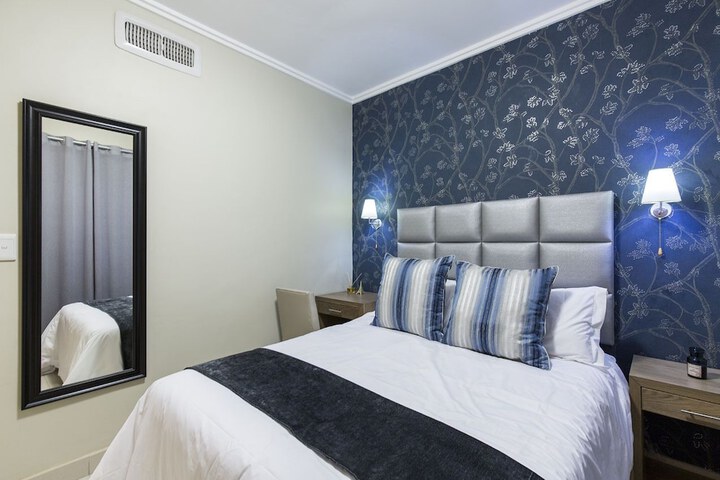 Room 3 of 12
