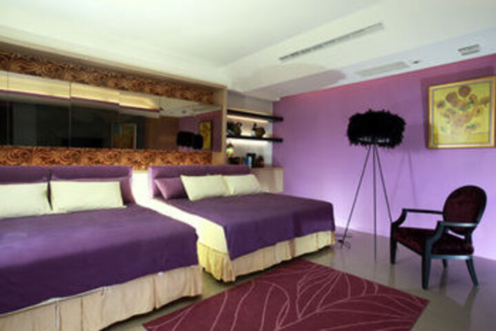 Room 27 of 53