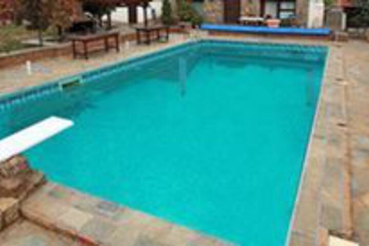 Pool 32 of 43