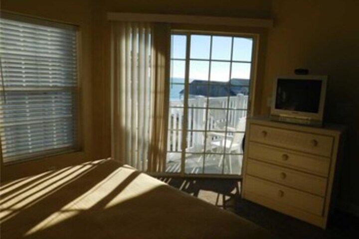 Room 17 of 34