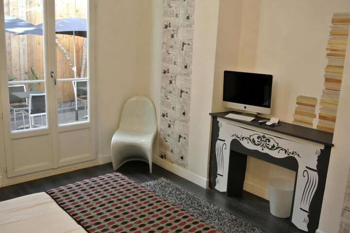 Room 14 of 16