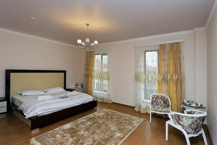 Room 8 of 43