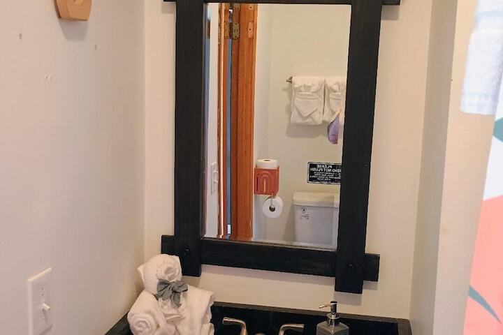Room 40 of 61