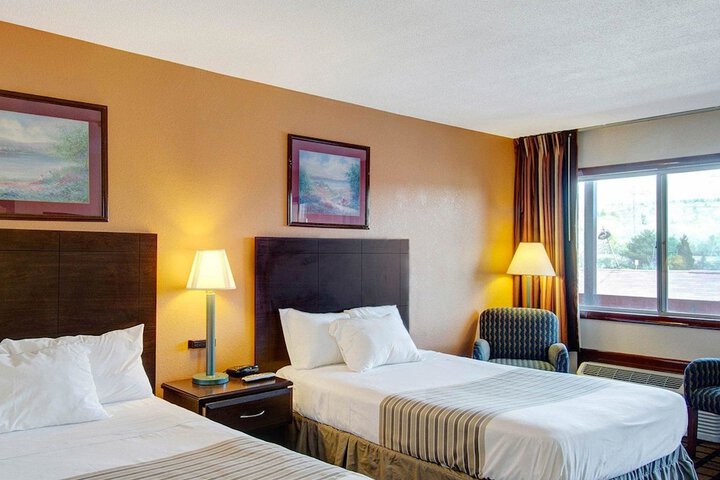2 Double Beds (6 of 6)