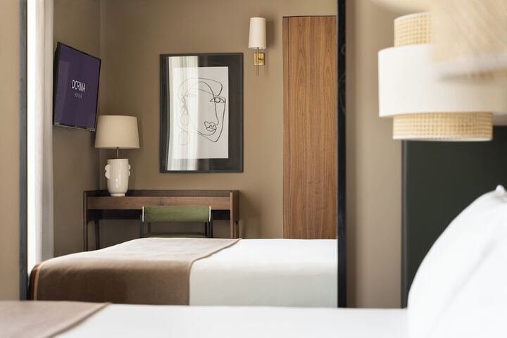 Room 32 of 54
