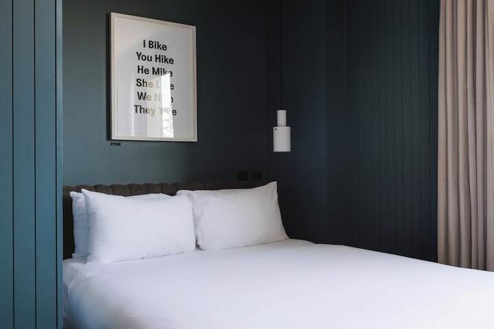 Room 10 of 47