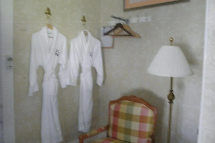 Room 4 of 24