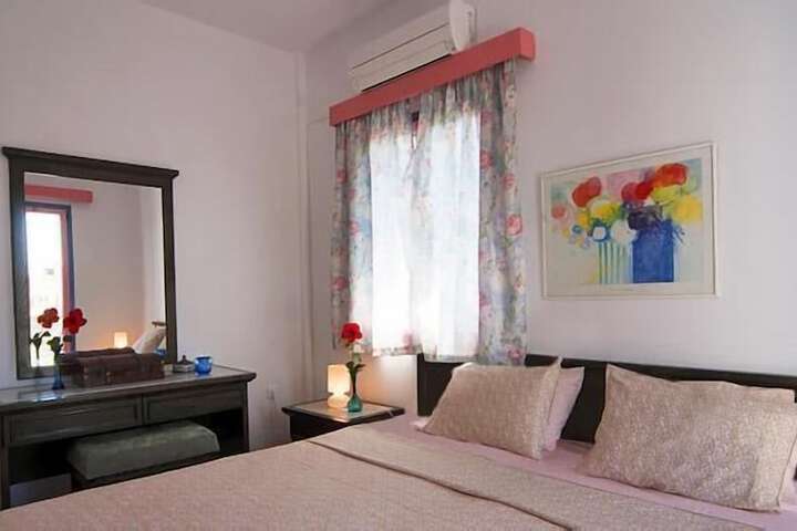 Room 4 of 27