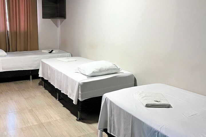 Room 12 of 21