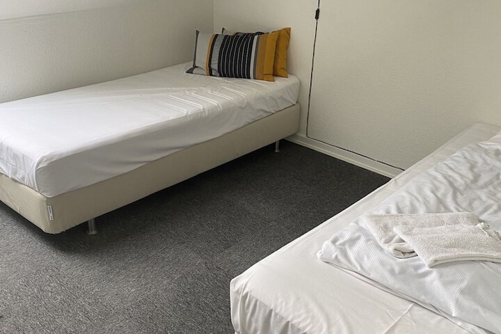 Room 5 of 15