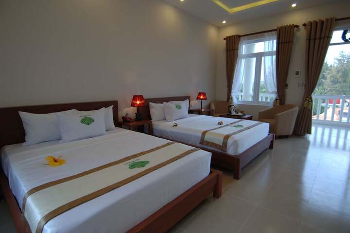 Room 6 of 94