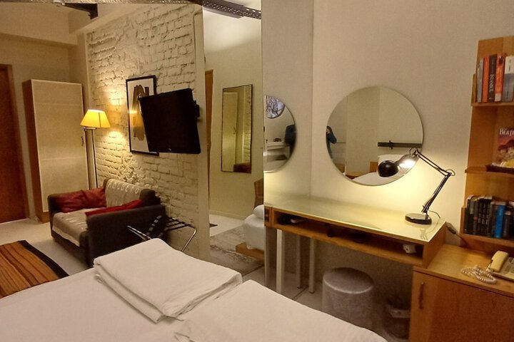 Room 33 of 73