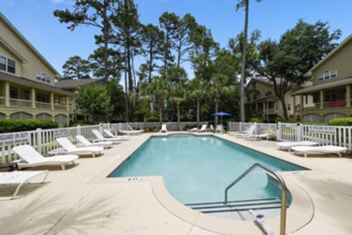 Pool 21 of 47