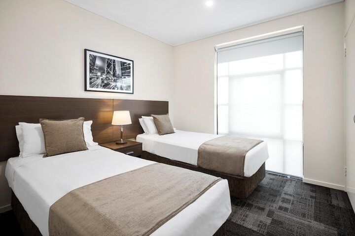 Room 4 of 17