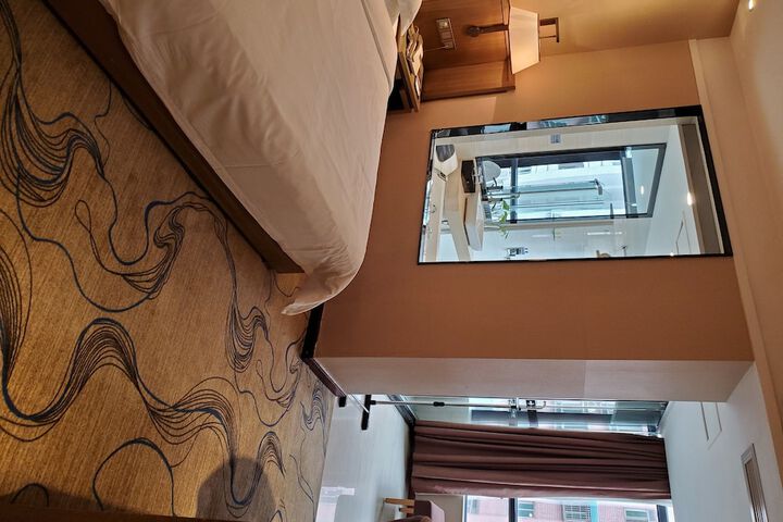Room 11 of 92