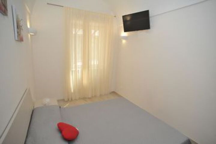 Room 40 of 67