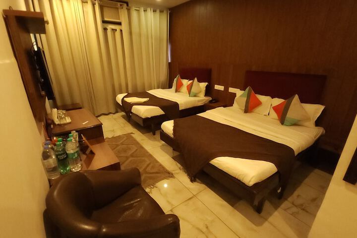 Room 13 of 28