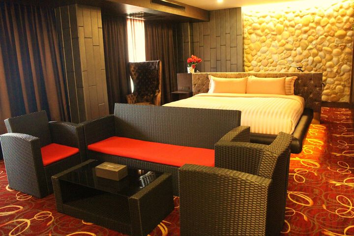 Room 14 of 42