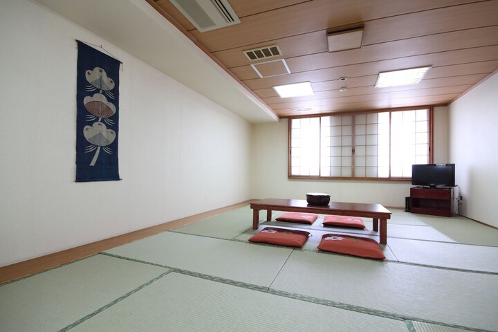 Room 19 of 42