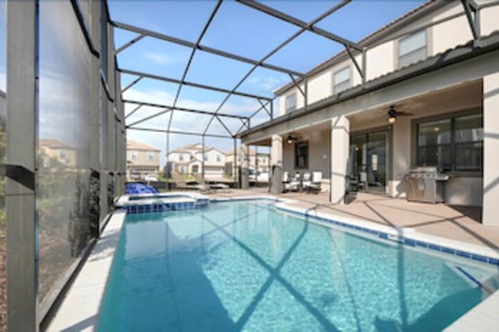 Pool 10 of 35