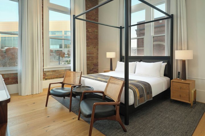 Room 20 of 77