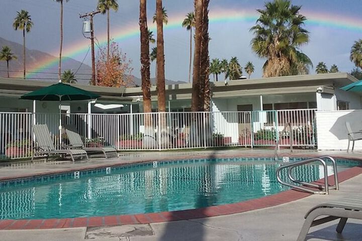 Pool Hotel