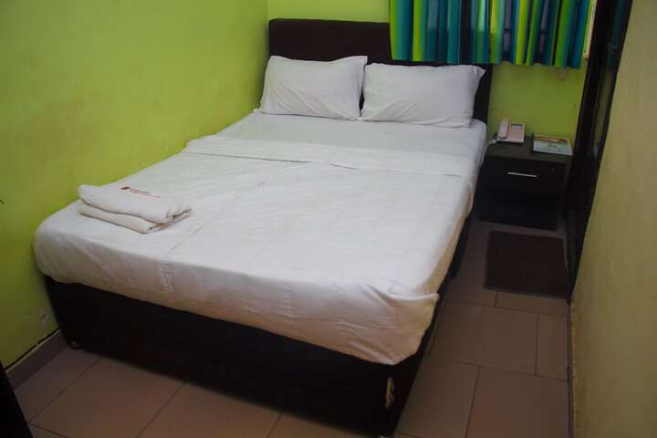 Room 11 of 35