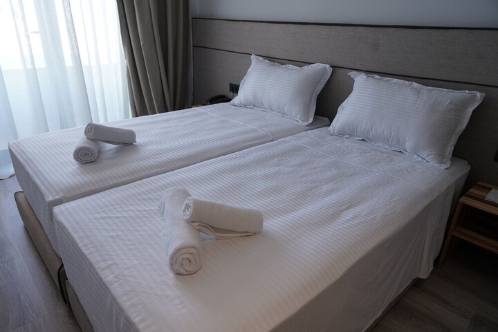 Room 8 of 22