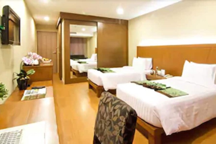 Room 9 of 29