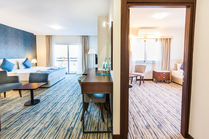 Room 4 of 19