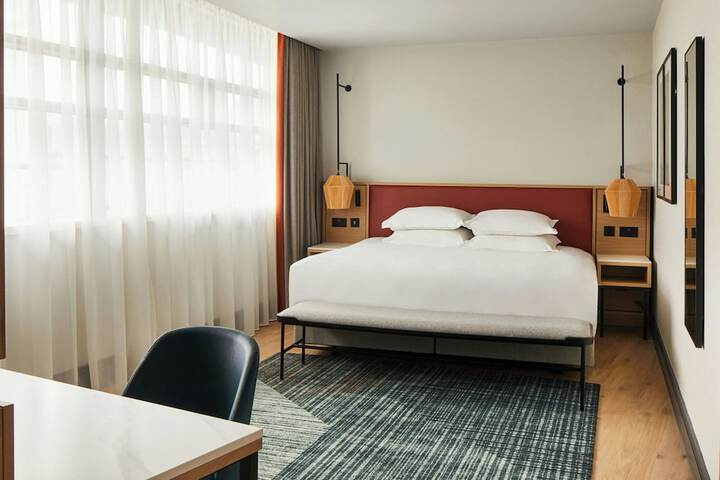 Room 15 of 87