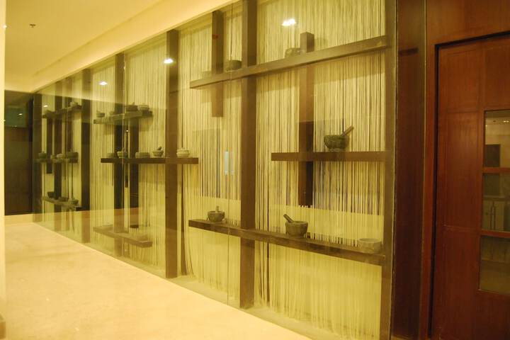 Room 10 of 31